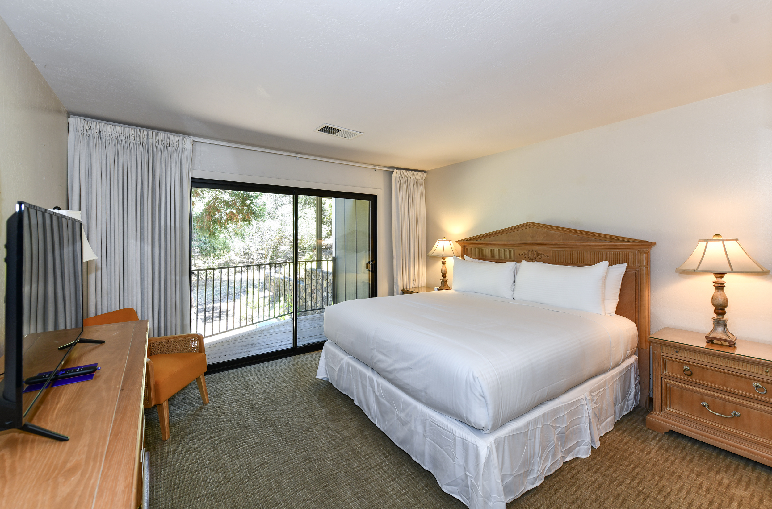 bedroom in our direct vacation rental in Napa Valley, California